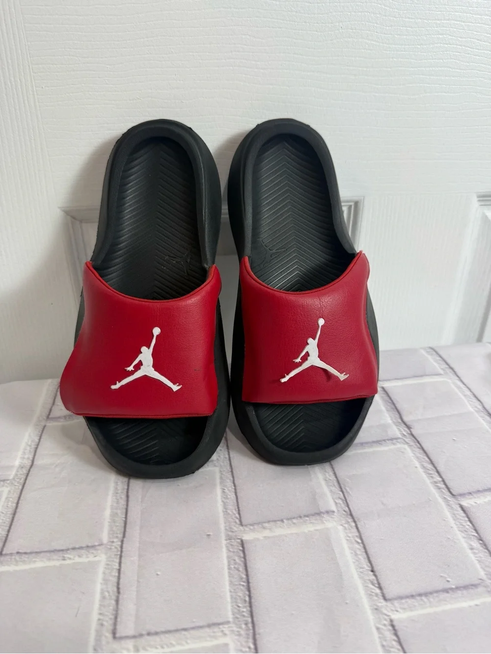 Jordan Red & Black Slide Sandals Youth Size 7Y | Comfortable Casual Slides